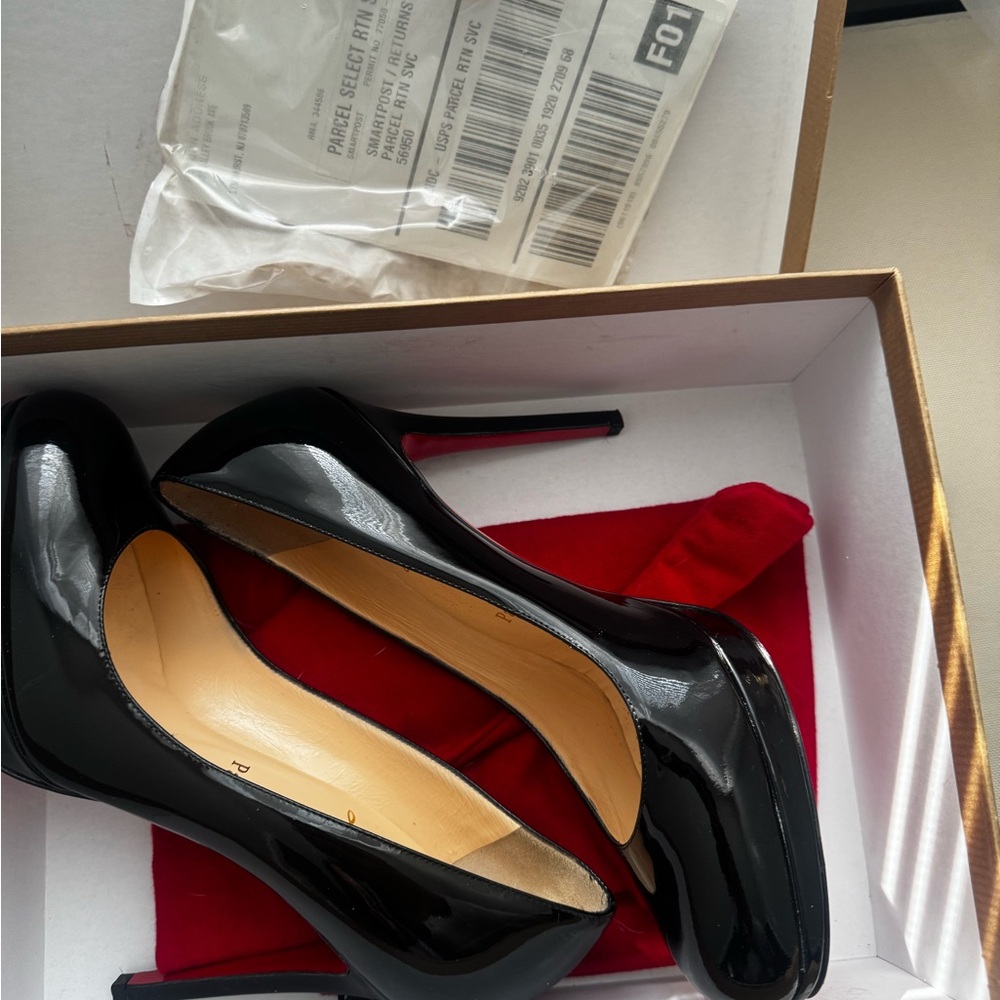 Louboutin Simple Pump